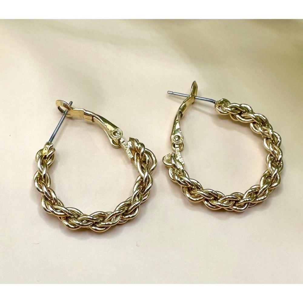 Vintage Twisted chain gold toned hoop earrings